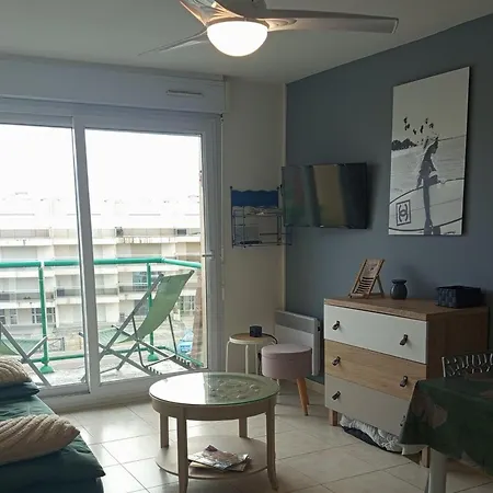 Charming T2 With Sea View In Sainte-cecile *